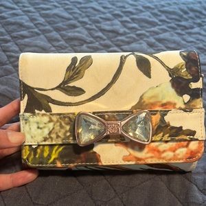 Ted Baker Cream and Floral Spring Wedding Clutch w Jewel Bow